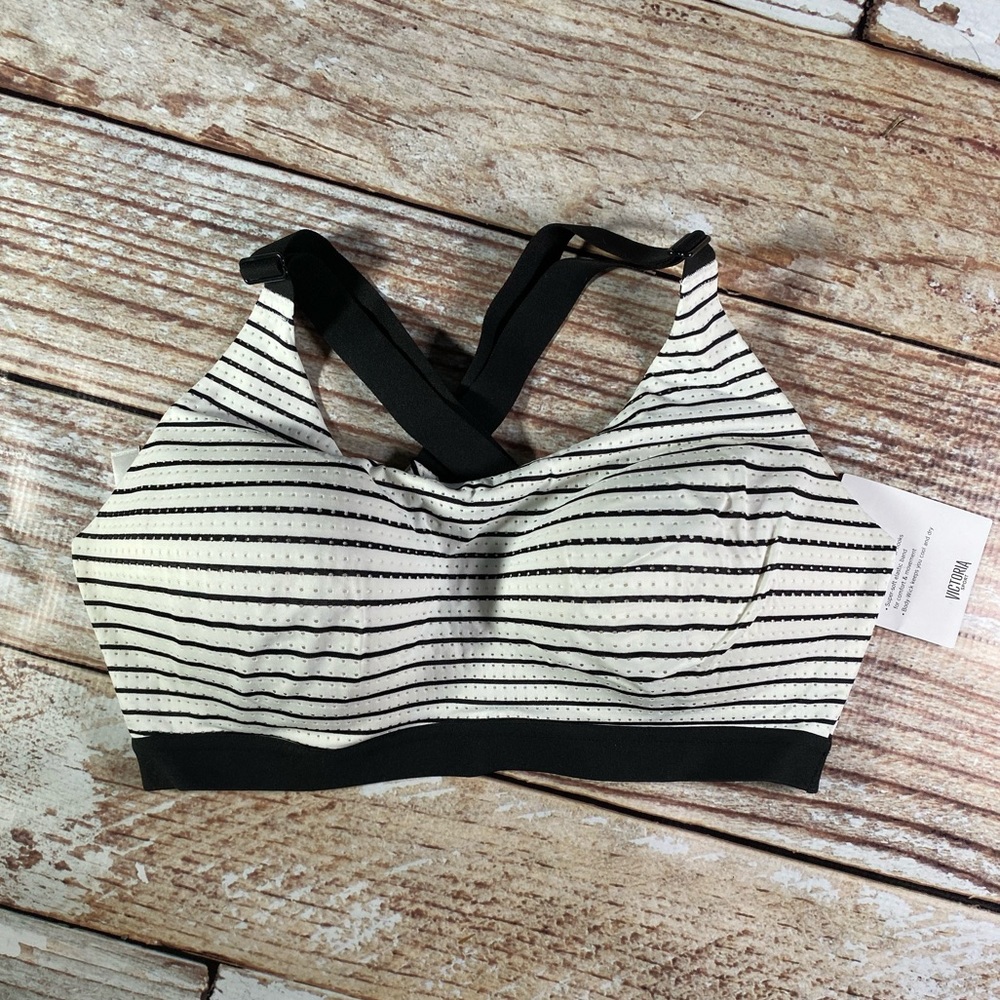 Victoria’s Secret Lightweight Sport Bra